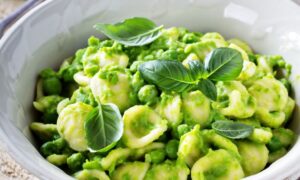 Ricetta vegan per Pasqua: orecchiette con piselli